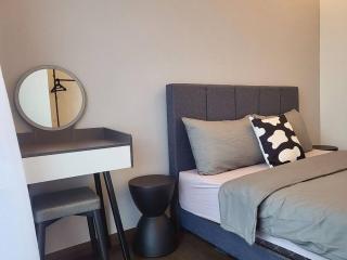 SKS Pavilion Ultimate Skyline w Bathtub 3 BR, 6 Pax - 3