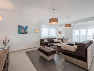 Adorable villa with private pool and terrace - Sukošan - 2