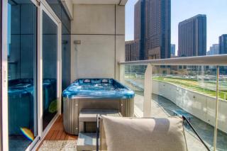 Luxury Stay Private Jacuzzi Dubai Marina - Dubai - 9