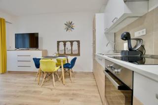 Standard Apartment by Hi5-Horváth Mihály square - Budapest - 1