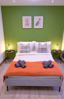 GoldersGreen Apartments by Sleepy - 2