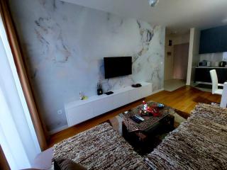 New York - Central Point - Podgorica - 0