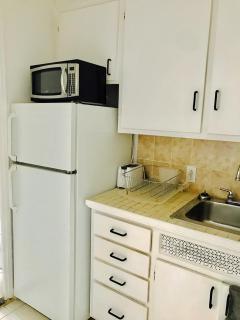 Stylish Montreal Apartment: Comfortable Stay in the Golden Square Mile - 1