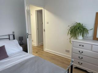 Guest Homes - Fairlie Flat - Oxford - 3