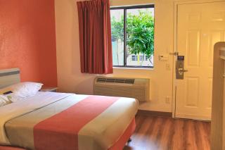 Motel 6-Enfield, CT - Hartford - 5