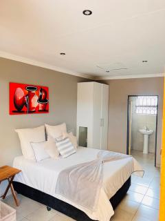 OGL Guesthouse - Vanderbijlpark - 8