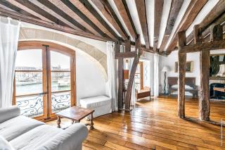 Ile Saint Louis - Quai d'Orleans 2bdr by B'Your Home - París - 6