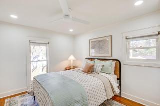 2 Mi to Tyler Rose Garden Vibrant Apartment! - 1