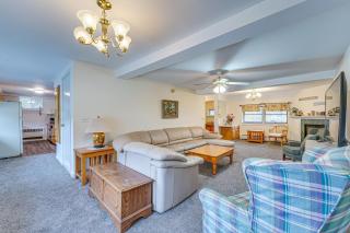 Spacious Ludlow Hideaway Less Than 1 Mi to Okemo Mountain! - Ludlow - 6