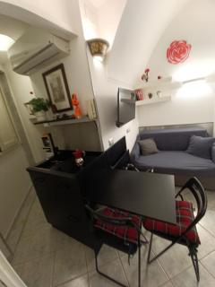 La residenza Napoli short let Monolocale Standard Via Chiaia 82 Napoli - Napels - 4