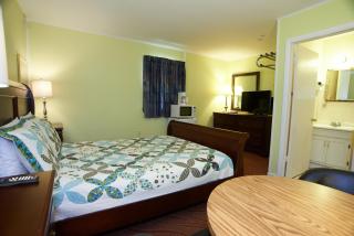 Clinton Motel - 8