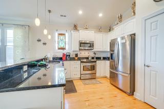Breezy Kure Beach Home - Walk to Pier and Ocean! - Kure Beach - 2