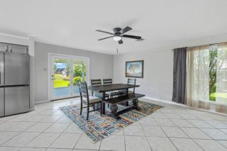 Cozy 3 Bedroom Home - 6