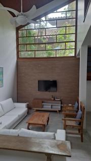 Condominio Vila dos Tucanos Canto Moreira 1 quadra da praia , 4 quartos , 3 banheiros ,q tenis, piscina , churrasqueira privativa ,portaria 24 hs - 5