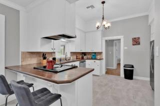 Downtown Cottage - Lake Charles - 4