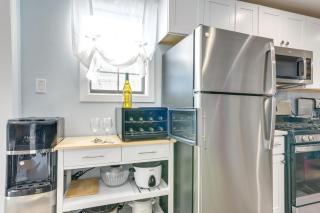 Seaside Retreat in Galveston Near Pleasure Pier! - Galveston - 2