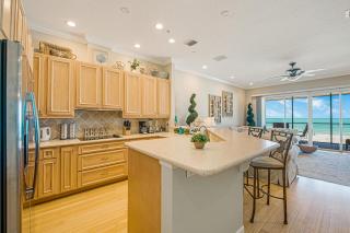 Bradenton Beach Club Unit F - 1