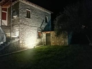 Parnassos cottage - - 0