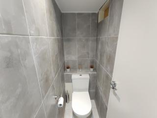 Elegant 3-Bedroom Home, sleeps up to 5 guest. - South Ockendon - 2