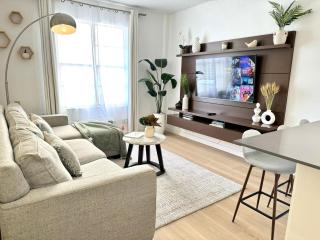 High-End remodeled apartment, On the Beach - Miami Beach - 8