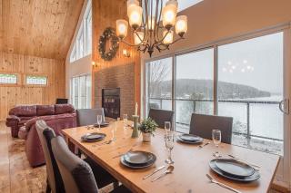 Rustic Waterfront Chalet Panoramic View and Spa - Chertsey - 9