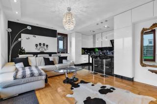 Sokratesa Business Apartments - 52m2 Terrace, Parking, Metro Nearby - by Rentujemy - Varsavia - 1