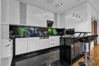 Sokratesa Business Apartments - 52m2 Terrace, Parking, Metro Nearby - by Rentujemy - Varsavia - 5