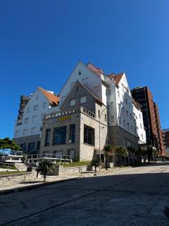 Departamento a una cuadra del mar, entre Playa Varese y Torreón del Monje - Mar del Plata - 0