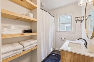 Trendy in Tulsa - King Bed Expo, TU, Downtown - 2