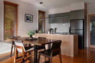 Belle Voir- scenic views, steps from town - 8