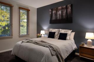 Belle Voir- scenic views, steps from town - 3