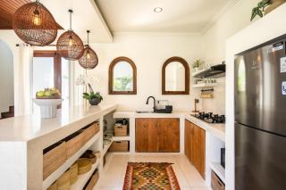 Colonial-style 4br Villa, 400m To Canggu Beach - Canggu - 1