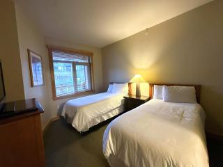 Ski-in/Ski-out with views at Sunstone - 3