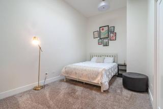 South Loop 3BR Group Comfort Near Downtown, Grant Park, Soldier Field and McCormick Place - 2