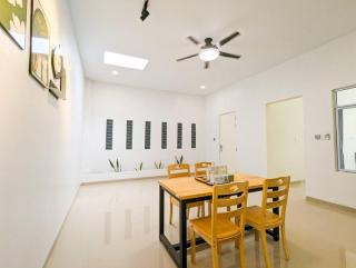 Lovina B2/12A at Ansley Park Spacious+Netflix - Batam Center - 2
