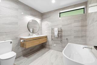 Contemporary & Plush - 4 Bedroom House - Queenstown - 6