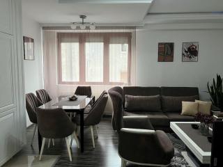 Pejton's Hidden Gem: 94squares in City Center - Pristina - 7