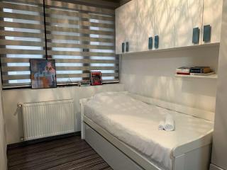 Pejton's Hidden Gem: 94squares in City Center - Pristina - 1
