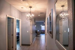 Family Friendly Contemporary House with Pool - Las Vegas - 4