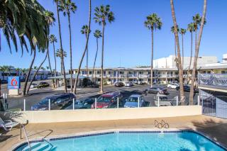 Motel 6 San Diego, CA Airport Harbor - San Diego - 5