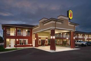 Super 8 by Wyndham Karnes City - Karnes City - 9