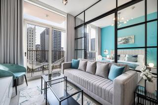 Beautiful 1 Bedroom Dubai Hills with Pool View - 9