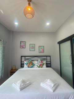 Naibaan Bed and Cafe - Ban Phlao - 8