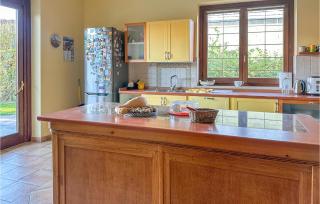 5 Bedroom Nice Home In Termoli - 7