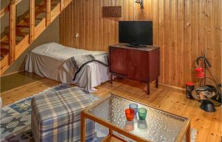 Cozy Home In Katrineholm With Sauna - 3