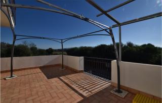 Stunning Apartment In Lamezia Terme - 4