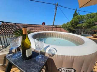 Paradiso Apartment with Private Jacuzzi and Terrace - 2