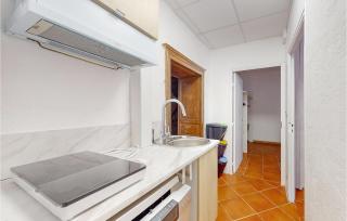 4 Bedroom Gorgeous Home In Parennes - Parennes - 6