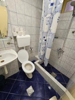 Booking Apartments Alone 2 - 4