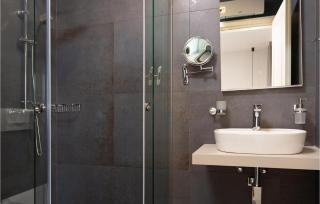 Beautiful Apartment In Malinska - 8